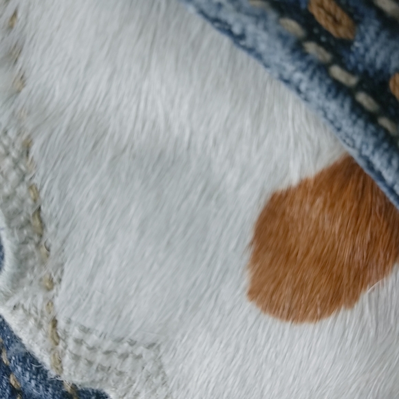 Miss Me 27x33 Boot JP42g2K-2 Cowhide Pocket Jeans - Picture 6 of 16